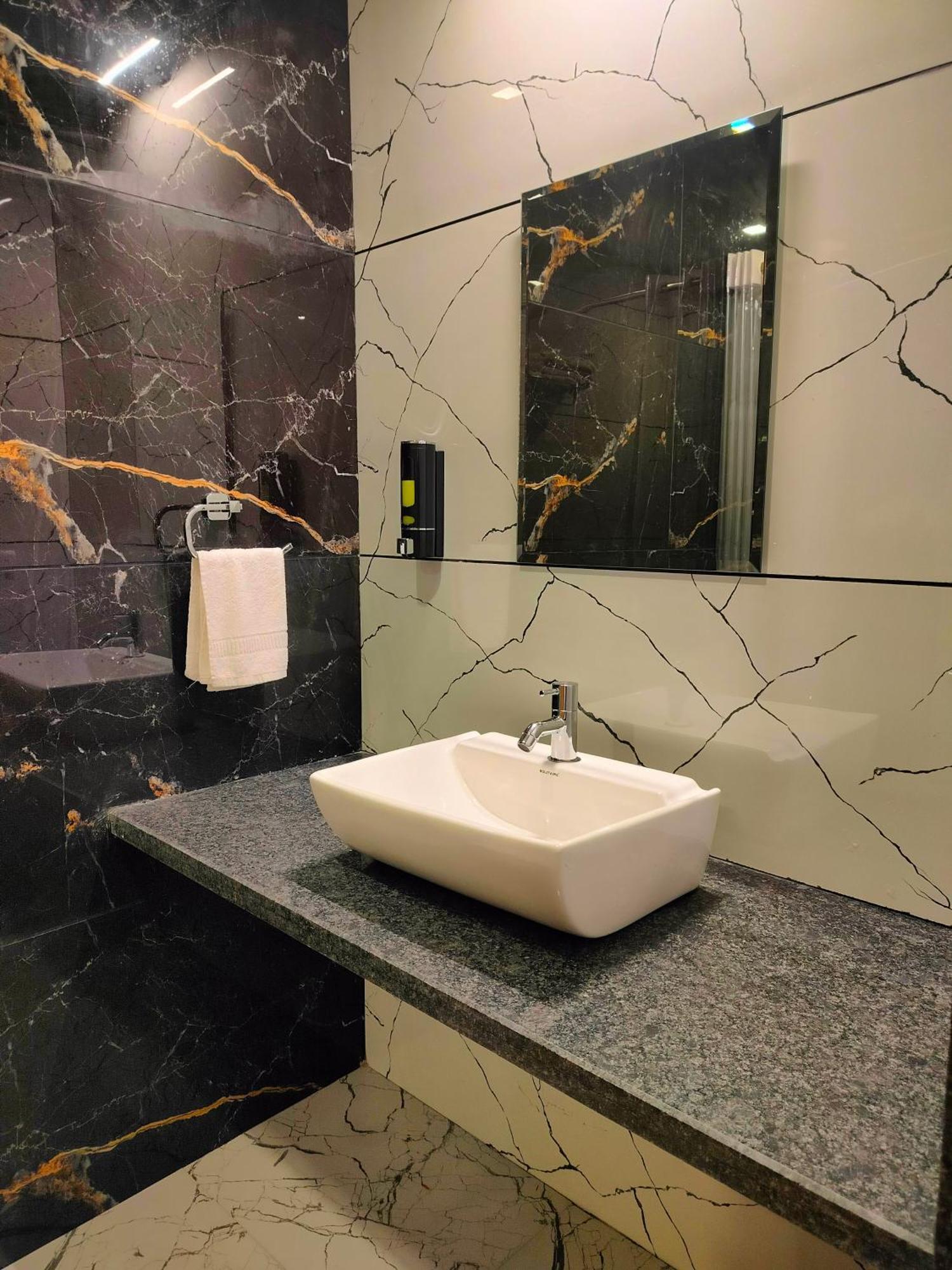 潘奇加尼 Onella Regency酒店 外观 照片